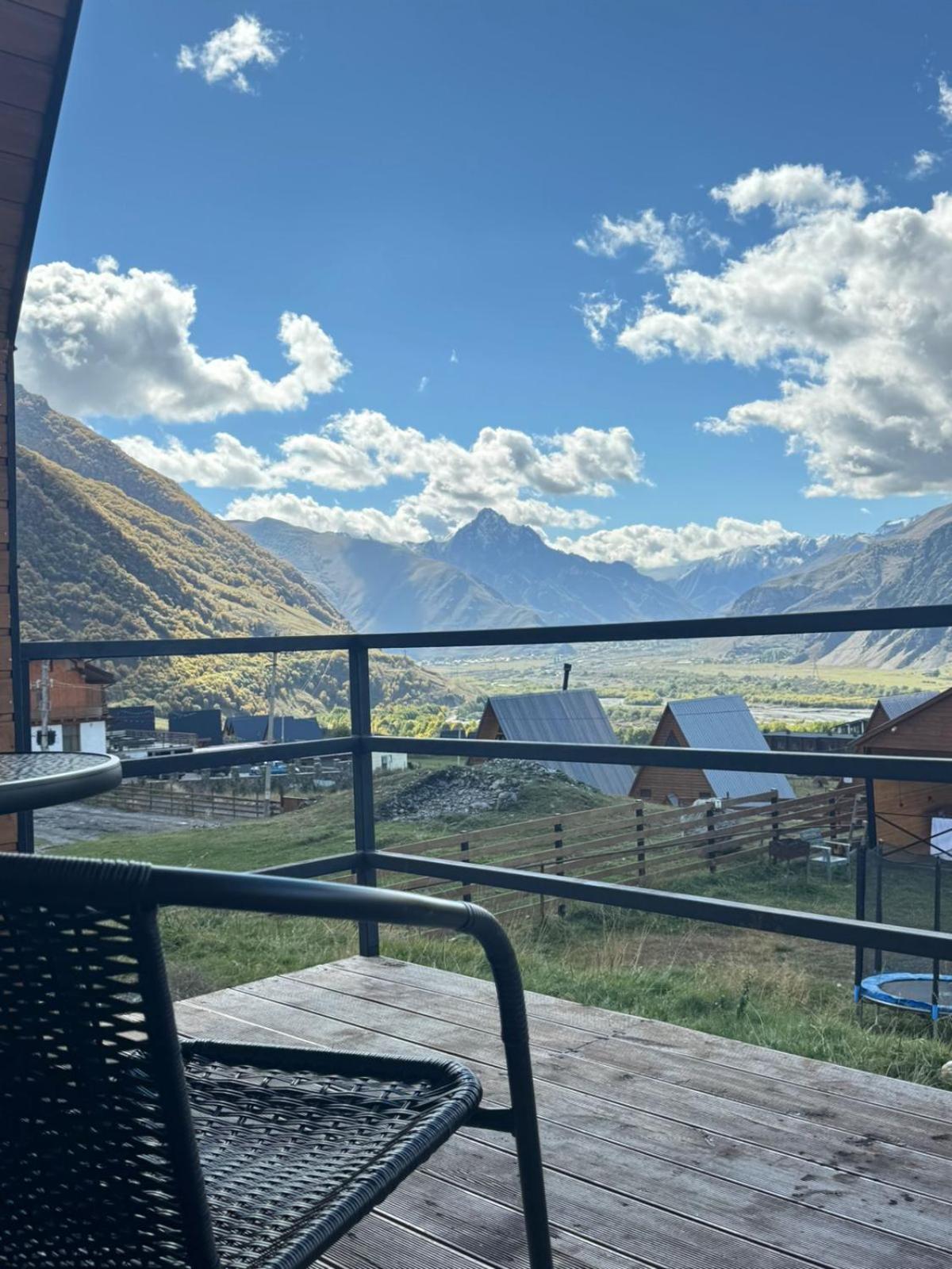Appartamento Misty Rocks Kazbegi Esterno foto